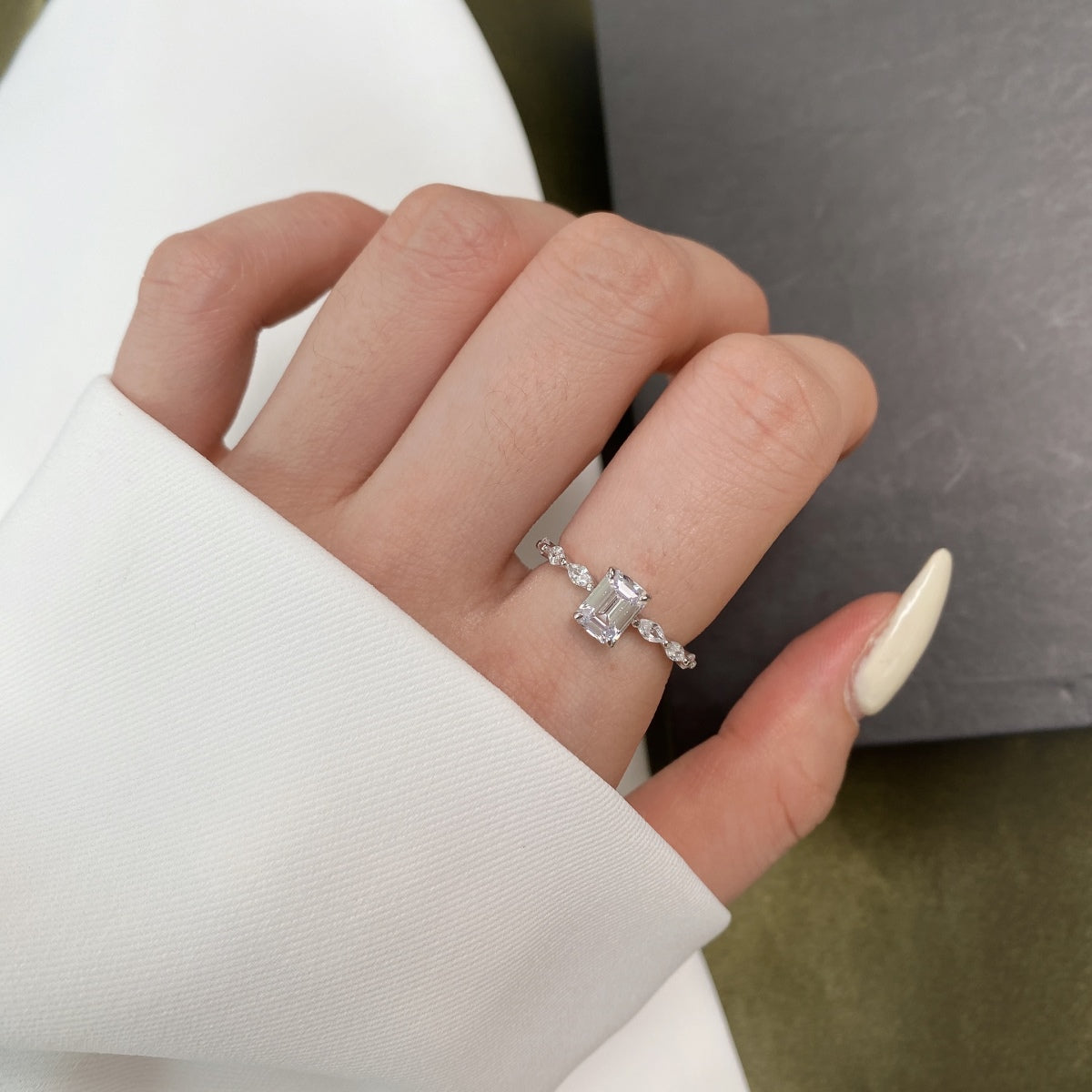 [Rose Jewels]1.0 Carat Dainty Resplendent Radiant Cut Daily Ring