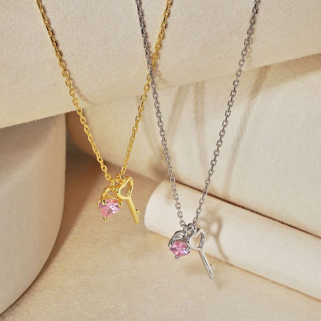 [Rose Jewels]Unique Heart Shape Key Pendent Necklace